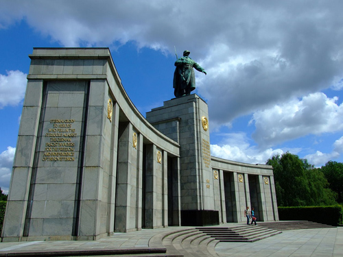 Berlin-soviet-war-memorial