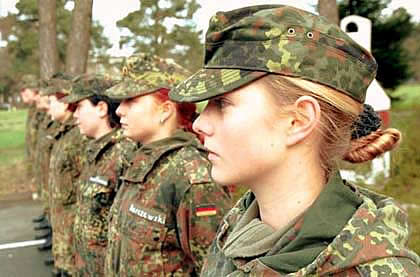 Photos military women 10 Most