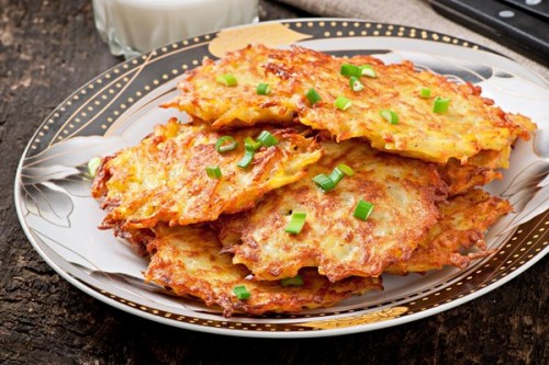 Crispy Kartoffelpuffer (German Potato Pancakes) - ET Speaks From Home