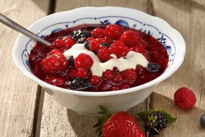 German Red Berry Pudding (Rote Grütze)
