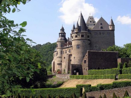 Schloss Bürresheim - a Medieval Castle in the Woodlands - German Culture