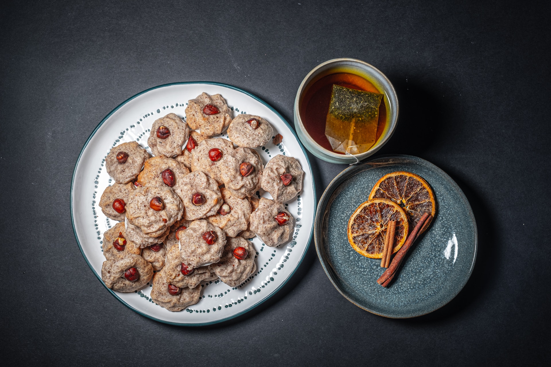 Haselnussmakronen - German Hazelnut Macaroons